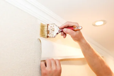 Pose de papier peint à Conlie — revêtements muraux et toiles de verre
